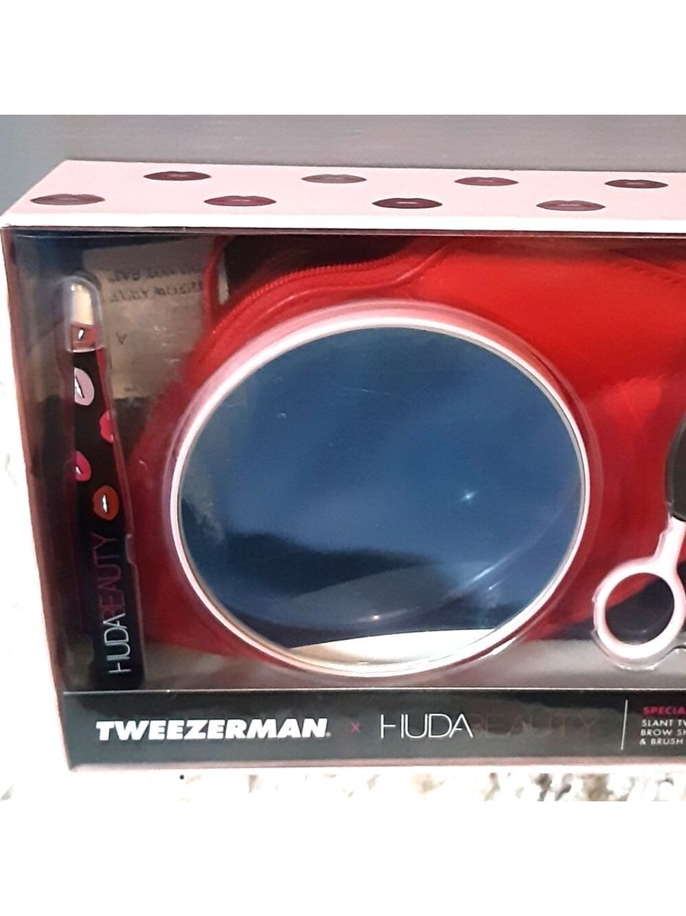 BRAND NEW! Tweezerman x Huda Beauty Special Edition Beauty Kit
